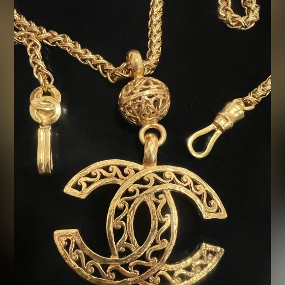 Chanel Vinatge 24k Gold Plated Long chain Necklace - Picture 6 of 9